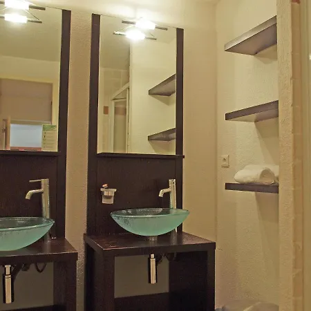 Spacious With Swimming Pool In Gassin Apartman